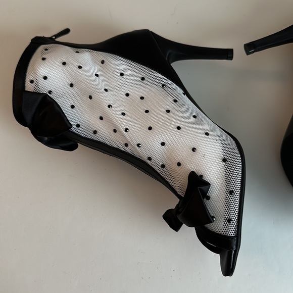 Mesh Heels With Bows - Picture 10 of 11